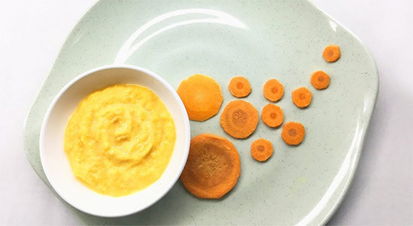 Cà rốt nghiền trộn sữa cho bé 7 tháng ăn dặm