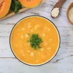 Cháo thịt gà bí đỏ cho bé ăn dặm