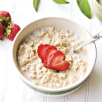 Cháo yến mạch sữa cho bé