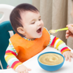 Bé ăn dặm bằng tay